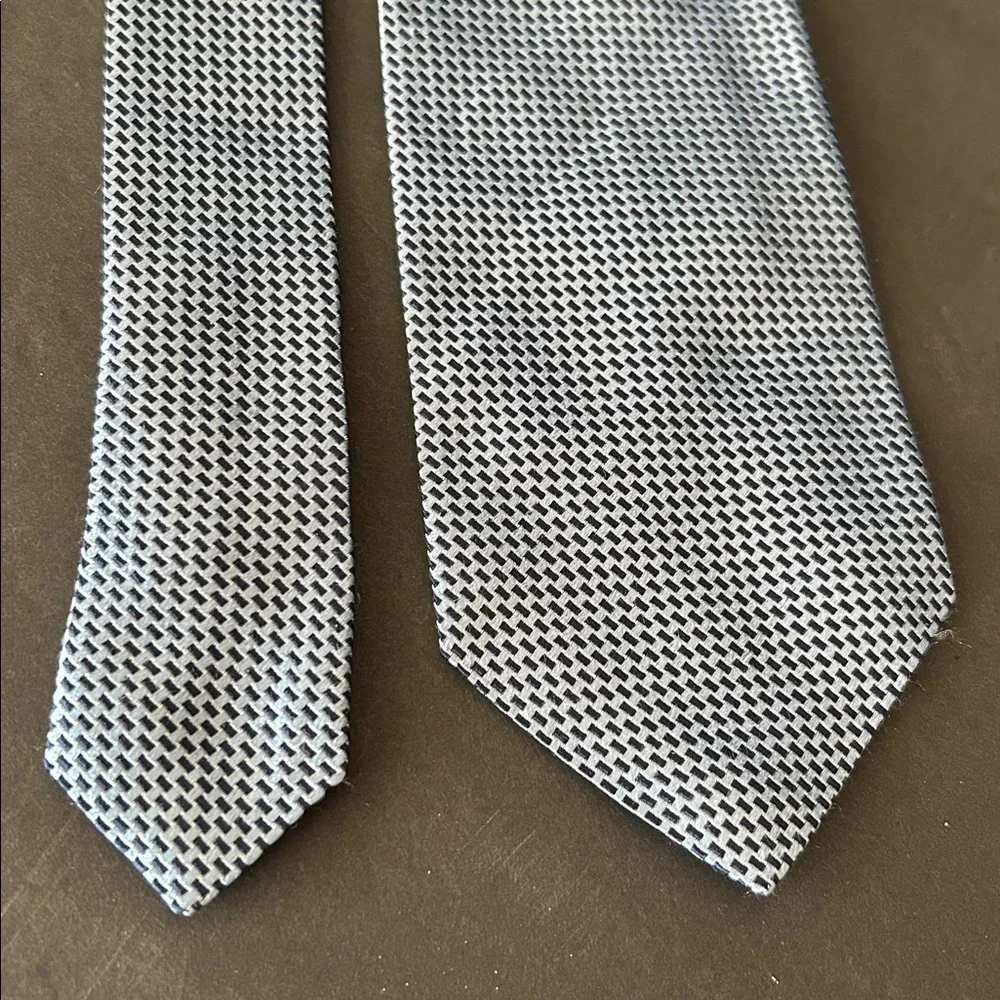Elegant Escada Blue Men's Tie